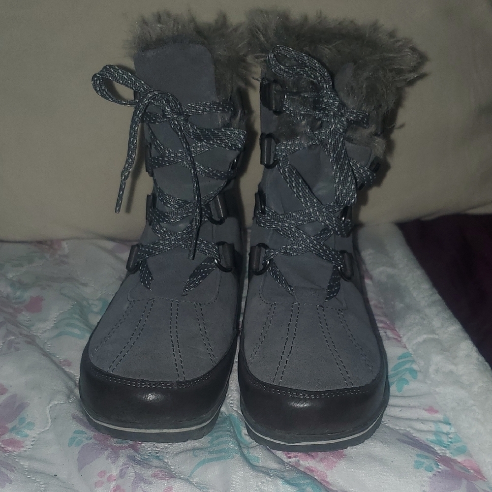 Women’s Gray Faux-Fur Winter Lace-Up Boots